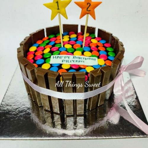 KitKat and Gems cake 1 kg 1600